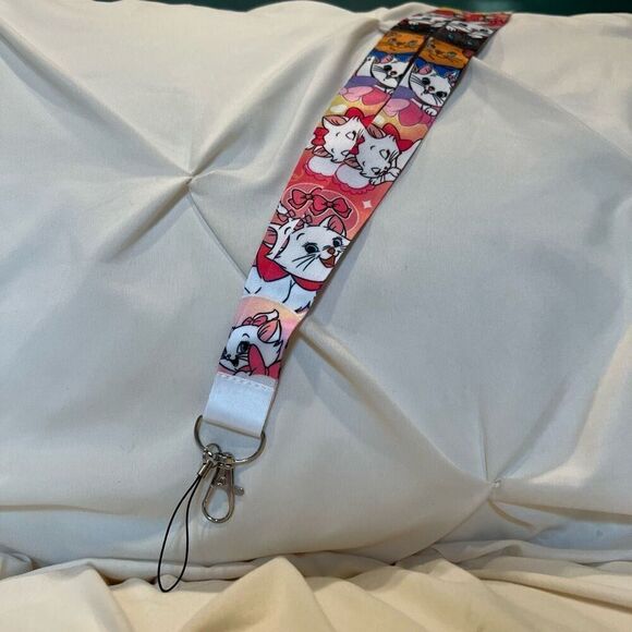 Disney Cats Lanyard Marie Keychain ID Credit Card Badge Holder Key Holder NEW - Picture 5 of 5